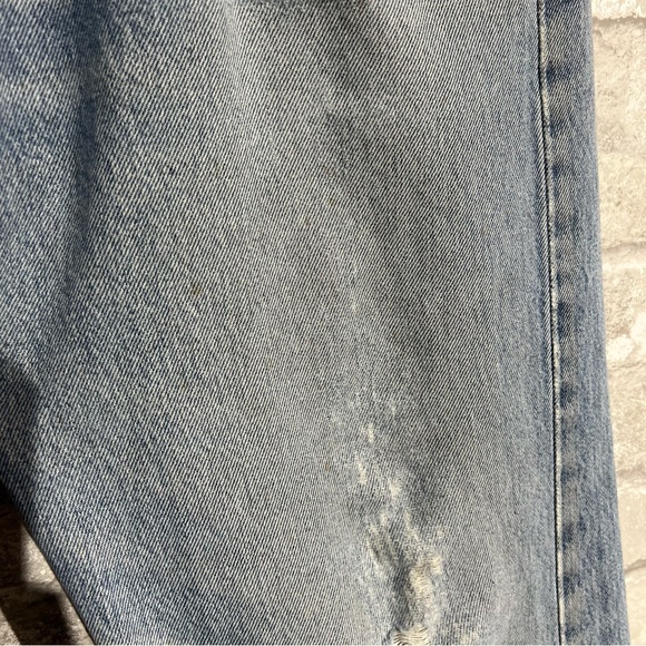 36x36 Vintage 90s Y2K Levi's 501 Button Fly Light Wash Dad Jeans *Flawed* - Picture 15 of 16